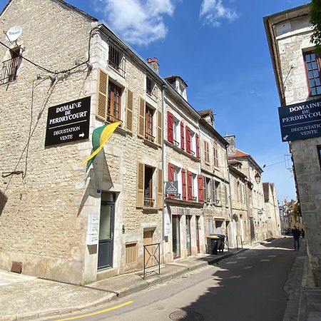 Le Beau Chardonnay, Au Coeur De Chablis Apartment Luaran gambar