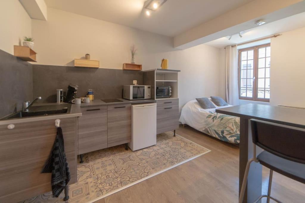 Le Beau Chardonnay, Au Coeur De Chablis Apartment Luaran gambar